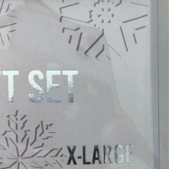 Slipper and Hat Gift Set - Picture 6 of 6